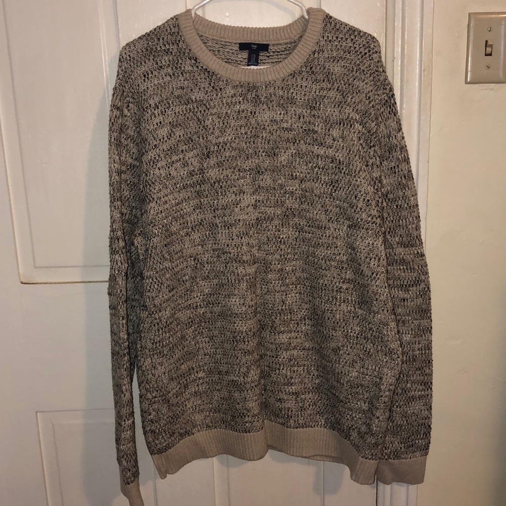 Gap sweater